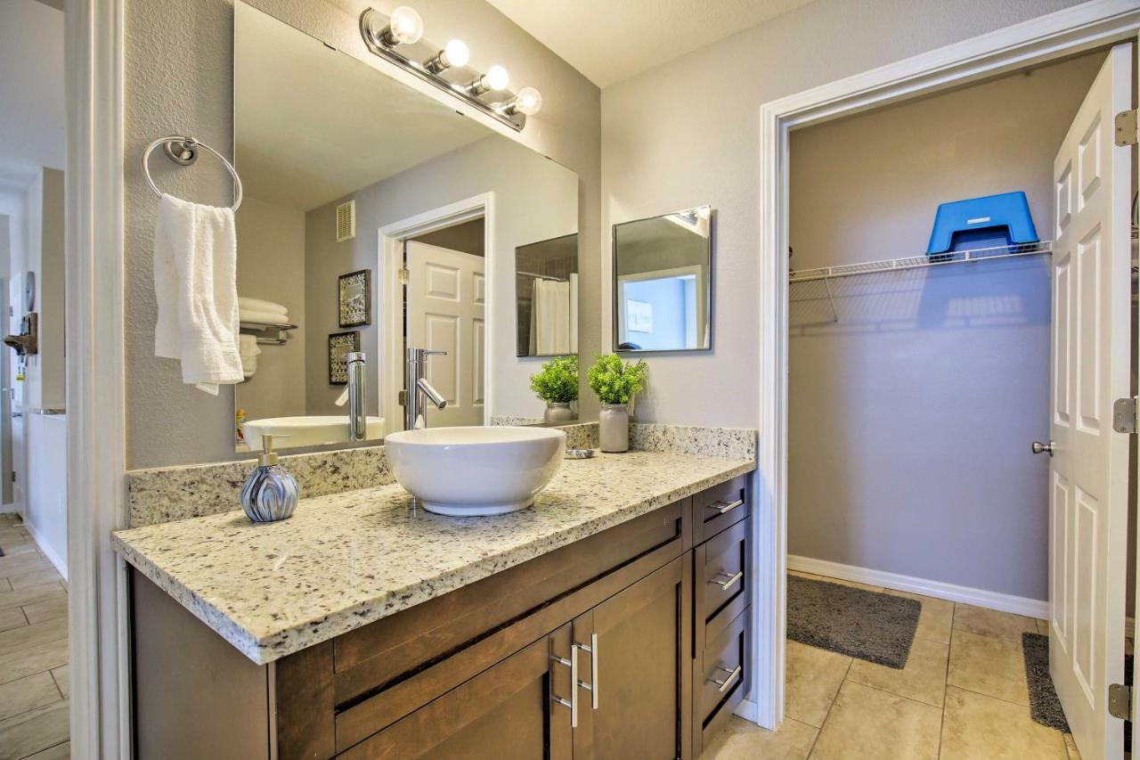 Modern Condo With Pool 4 Mi To Clearwater Beach! Exteriör bild