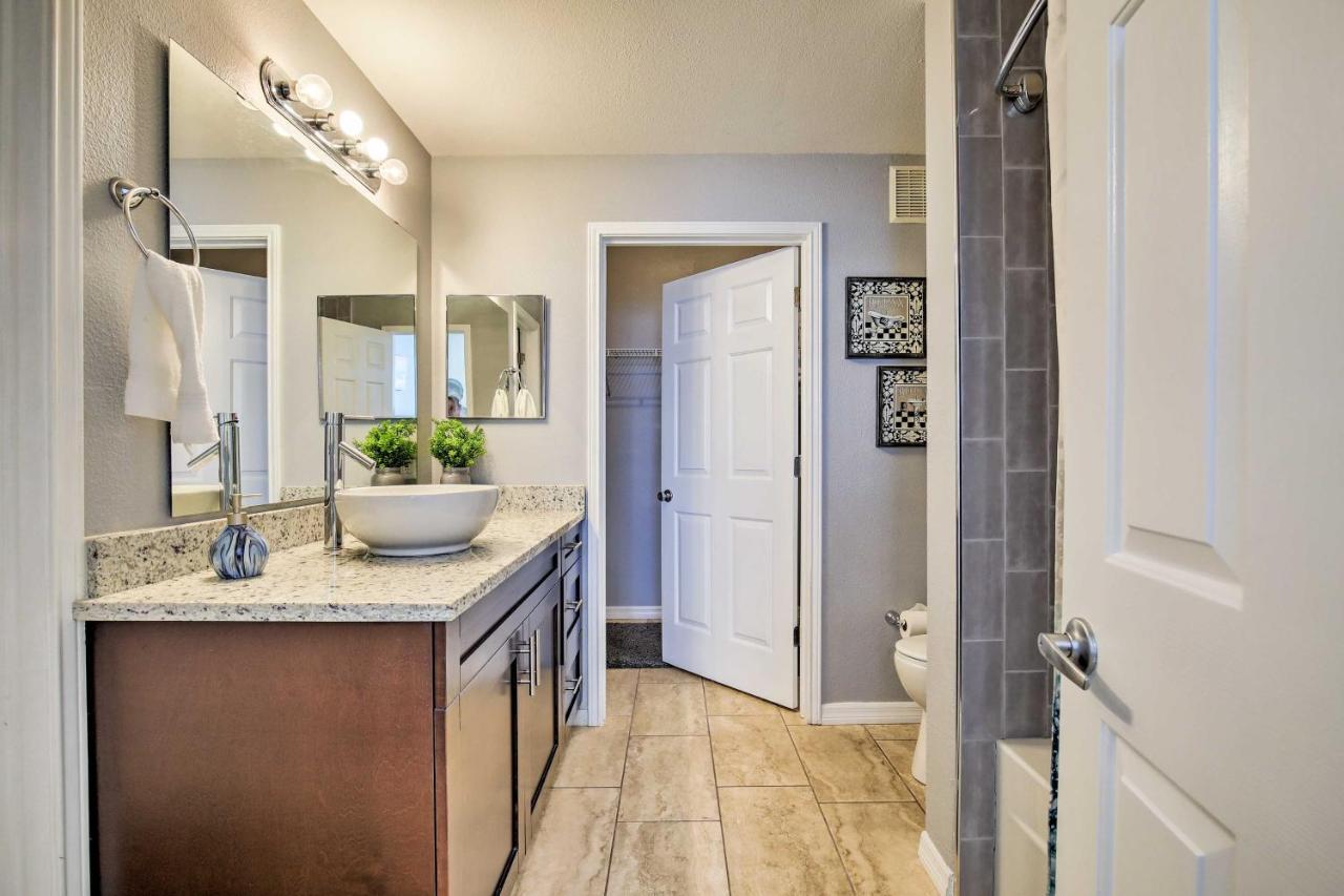 Modern Condo With Pool 4 Mi To Clearwater Beach! Exteriör bild